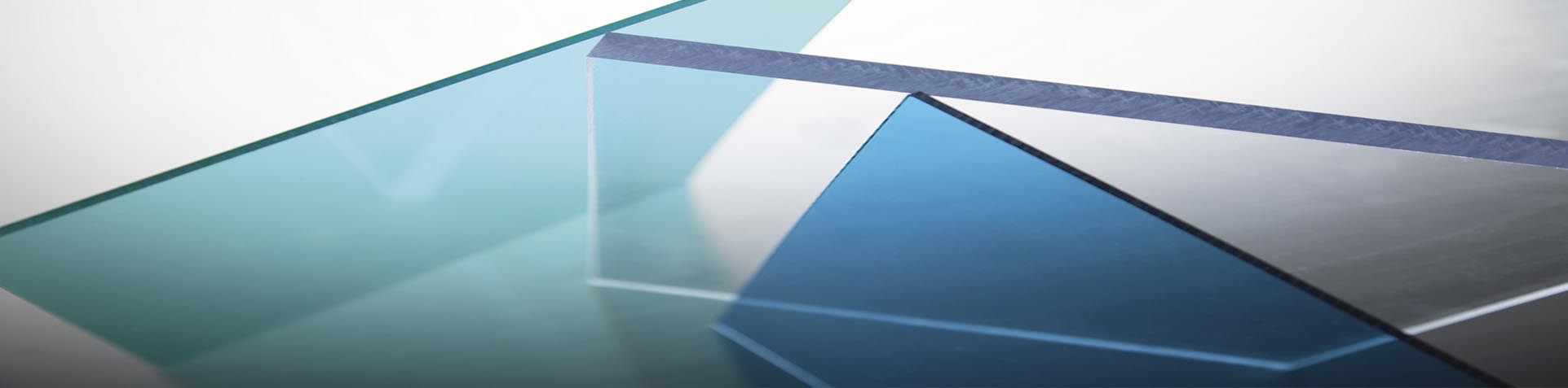 Tấm lợp lấy sáng thông minh polycarbonate Sơn Băng